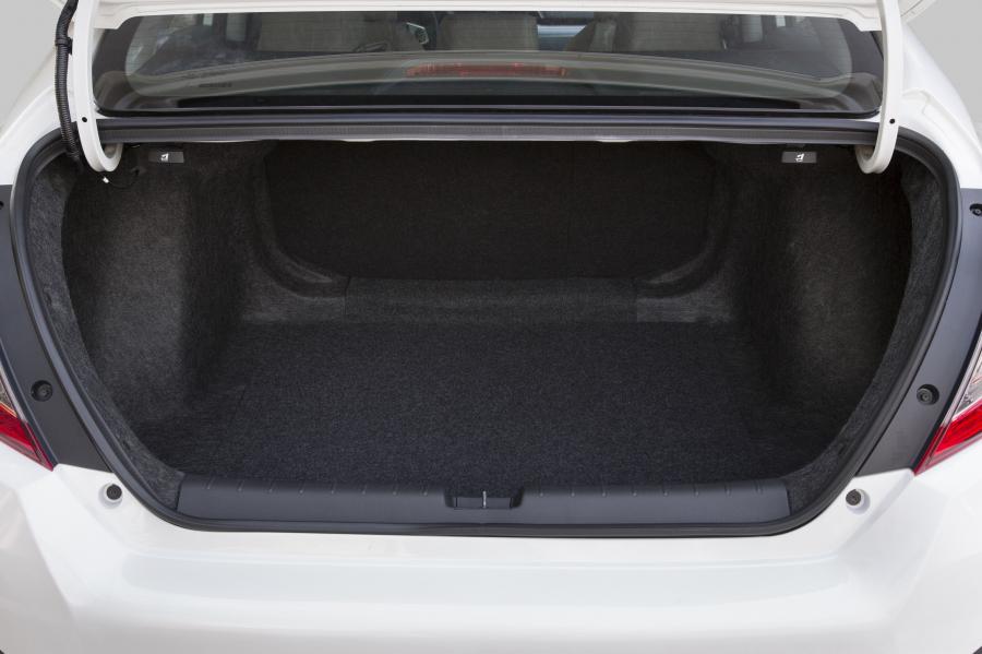Багажник Honda Civic Touring Sedan (FC1) 2015 года  (NA) (фото 15 из 40)